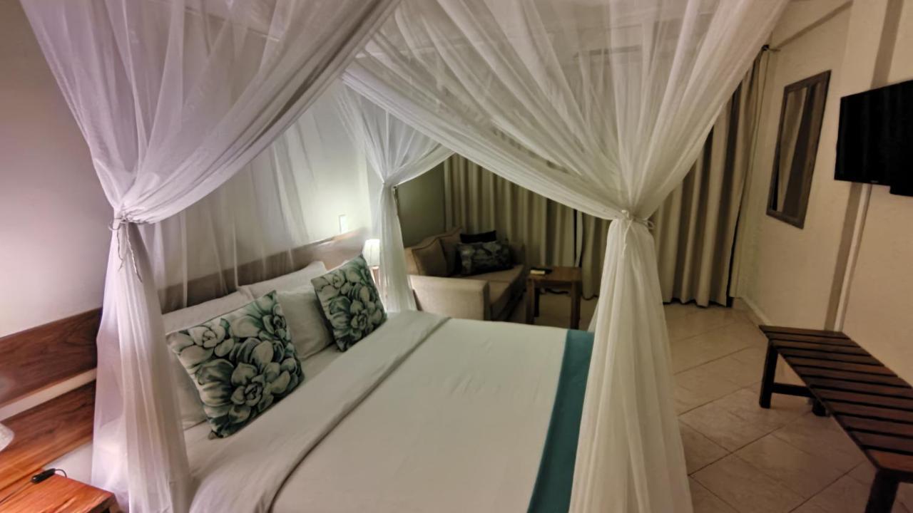 Sundown Guest House מאפוטו מראה חיצוני תמונה