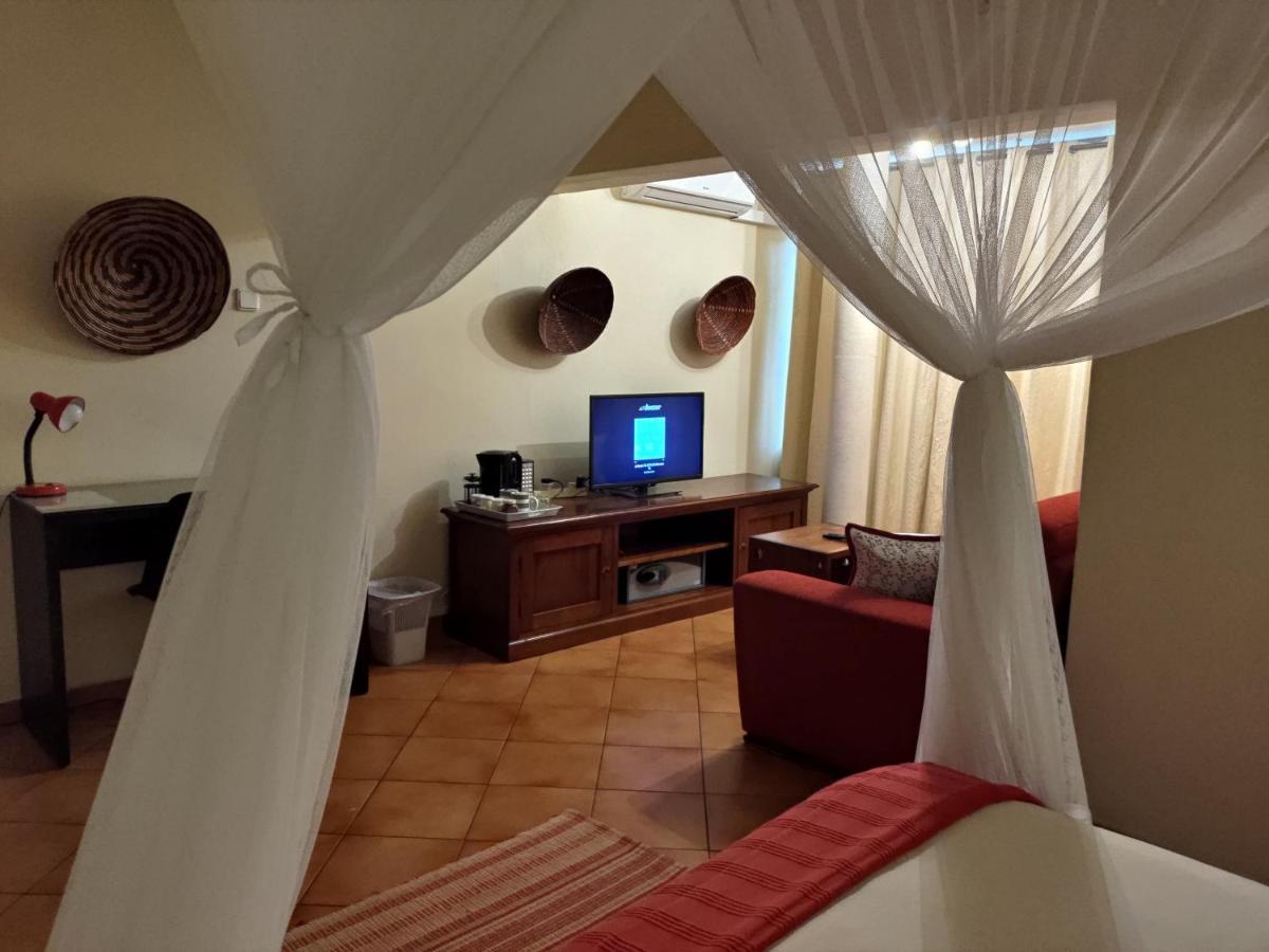 Sundown Guest House מאפוטו מראה חיצוני תמונה